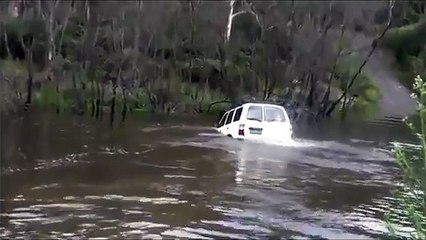 The most spectacular river crossing by car. 4x4 off road