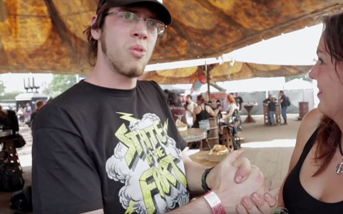 Un fan de metal reprend du SLAYER en pétant  !