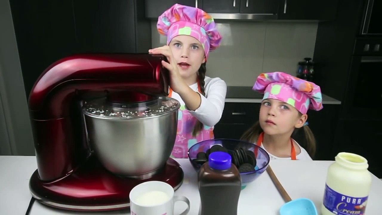 OREOS & CREAM DESSERT yummy no bake cookie treat chocolate ripple cake how to baking