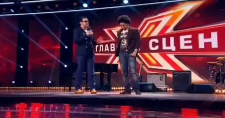 Yasniel Navarro cantando en español “Contigo en la distancia”