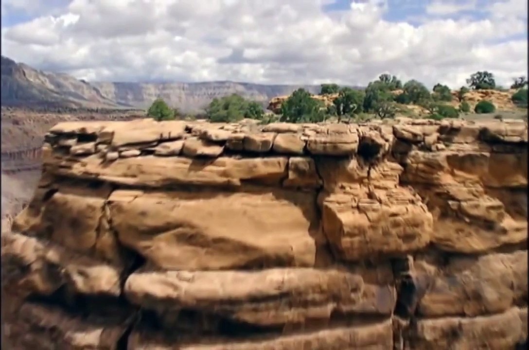 FLYING GRAND CANYON! - Between Canyons, Over Cliffs and Amazing Landscapes