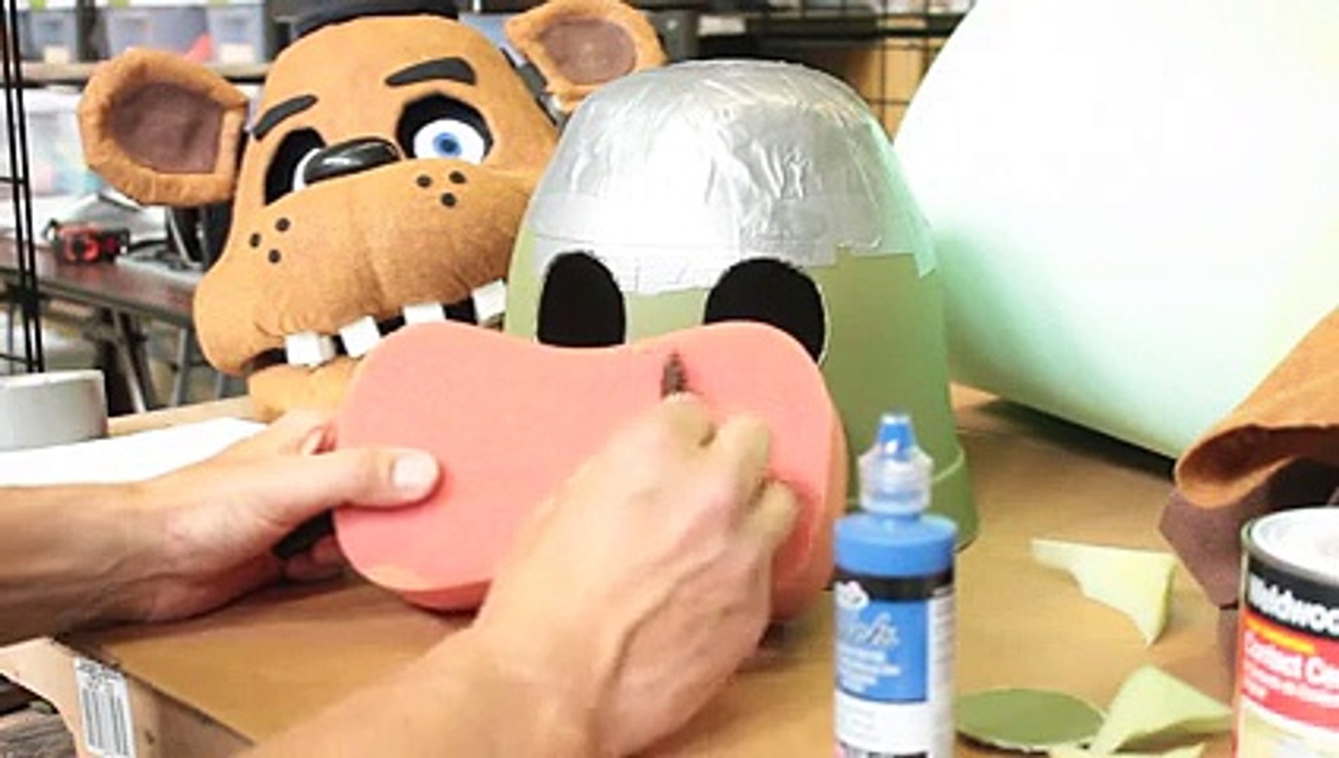 How To Make Your Own Freddy Fazbear Head - video Dailymotion