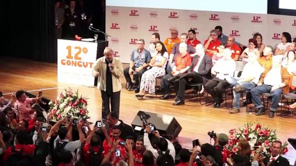 Dilma afirma que oposição quer 'dar golpe' para chegar ao poder