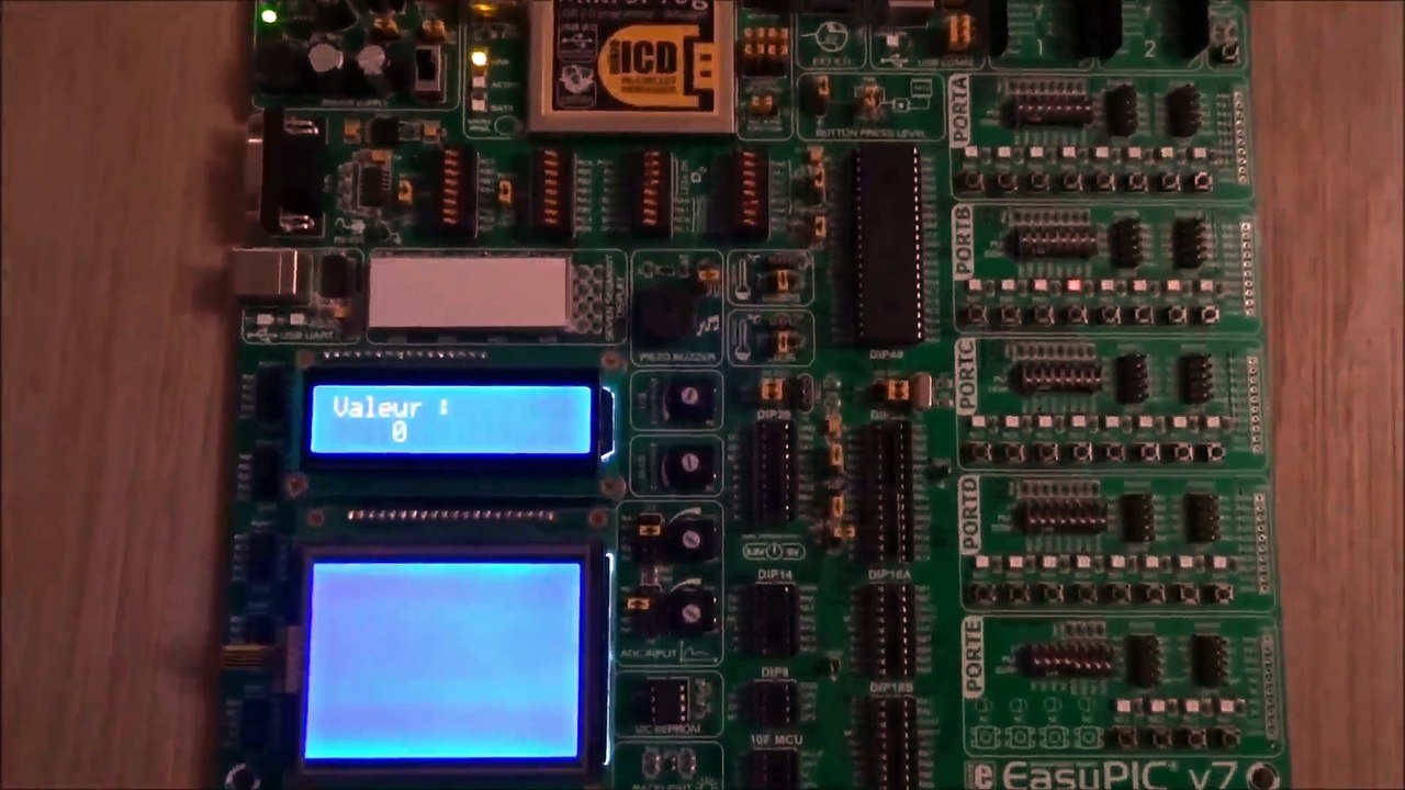 Structure, champ de bits avec MikroC