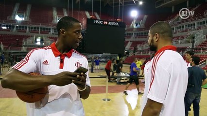 Making of: Meyinsse recebe 'ajuda' dos colegas de equipe para papo com a L!TV