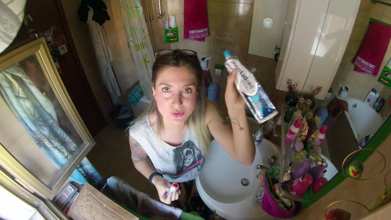 SCHERZO BASTARDO / Dentifricio alle acciughe