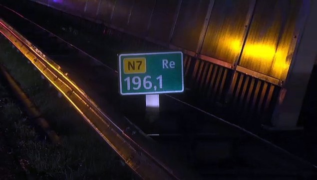 Lekkende gierwagen op A7 zorgt voor afsluiting - RTV Noord