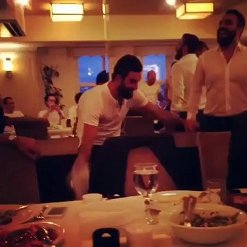 Arda Turan,Selçuk İnan, Hakan Balta ve Umut'tan halay