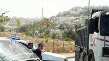 Israel sets up checkpoints in Palestinian east Jerusalem