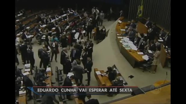 Cunha trabalha para garantir andamento dos pedidos de impeachment