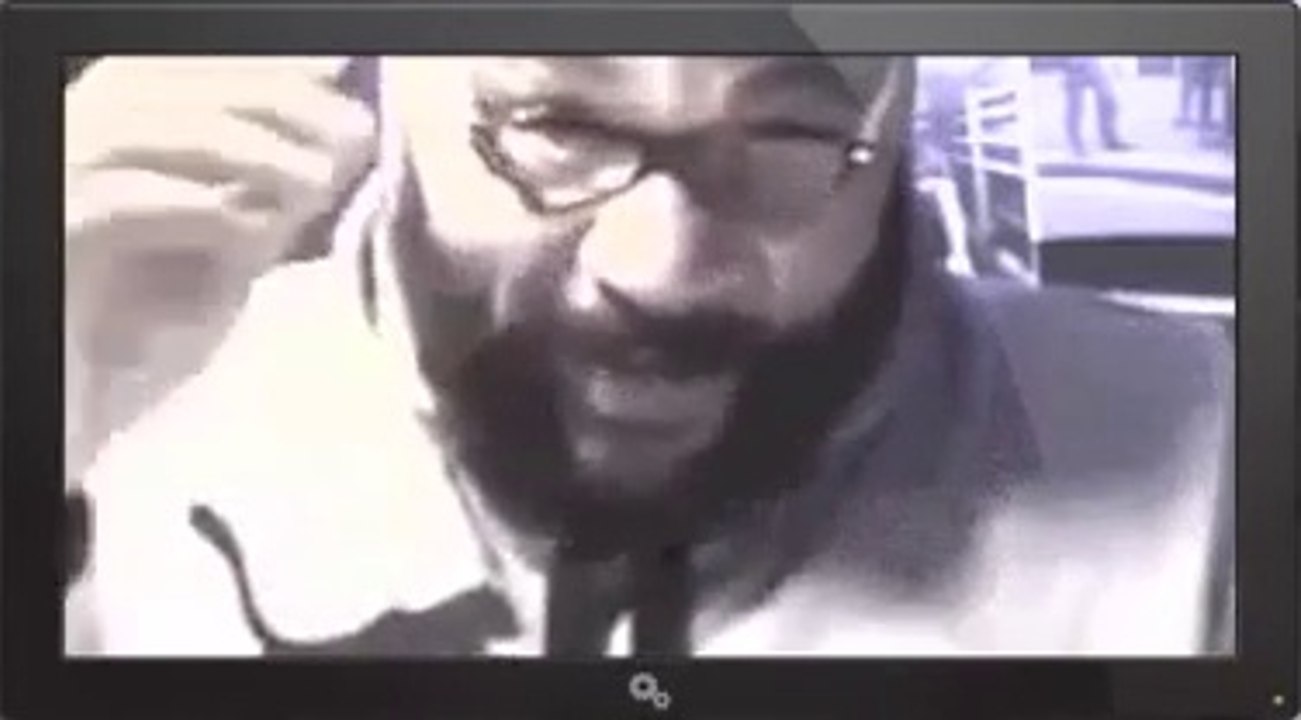 Dieudonné insulte François Hollande