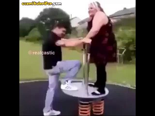 Erkek Arkadaşına Ücretsiz Uzay Seyahati Yaptıran Kız