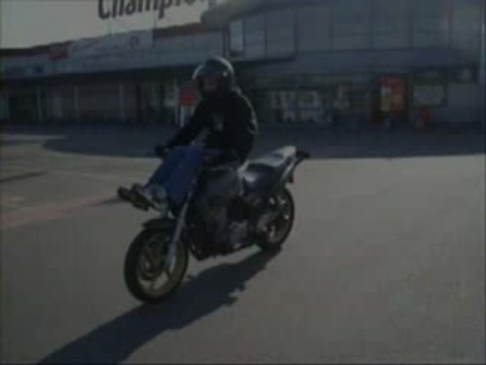 Trailer stunt damscrew