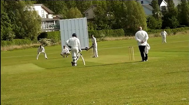 Andrew McIntyre great come back at Aussie fast bowler, Bouncer, then spectacular 4 runs