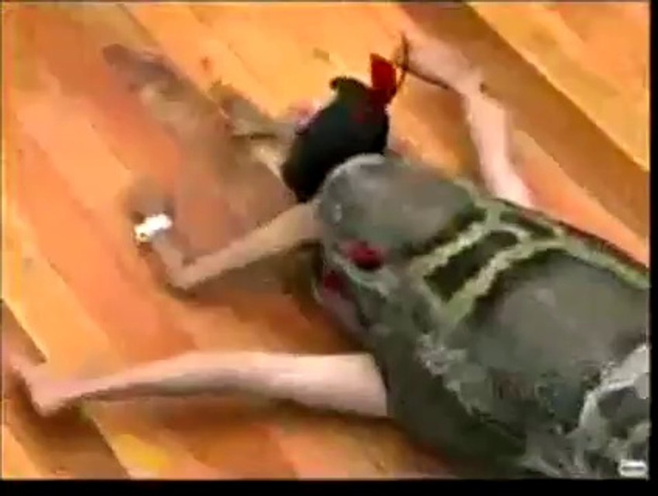 Yılan Kadını Yuttu