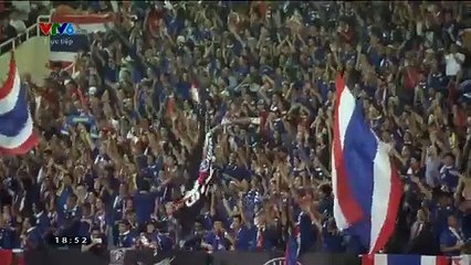 Hot girl Thái Lan cổ vũ 'nóng bỏng' gây sốt Mỹ Đình