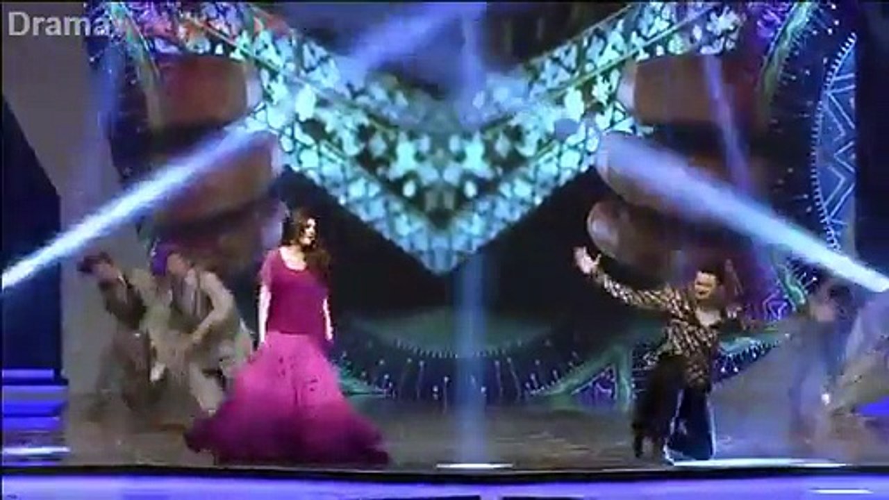 Resham & Moammar Rana dance in lux style awards 2015
