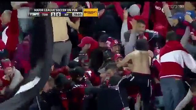 Superbe but de Sebastian Giovinco lors de Toronto FC vs NY Red Bulls