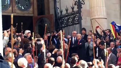 Segadors a la sortida de Mas del TSJC