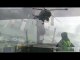 L'incredibile atterraggio dell'elicottero su una nave militare durante una tempesta