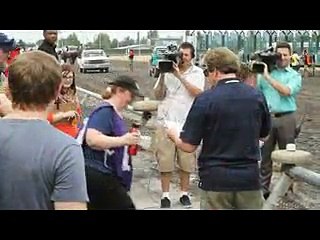 Cane senza una gamba gareggia ad una corsa. La toccante storia che ha emozionato il web