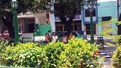 CUBA - MEXICANA BAILANDO SON CUBANO - SANTIAGO DE CUBA