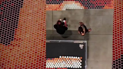 Ce qu'il a réussi à faire avec 66 000 gobelets en carton est juste époustouflant