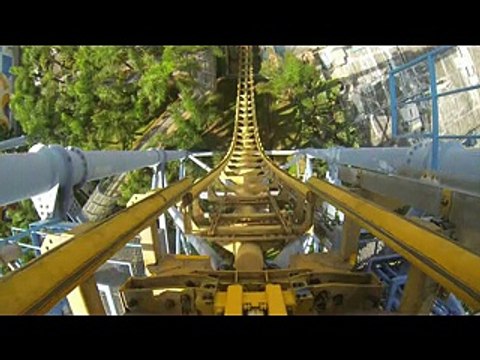 Una divertente montagna russa nel parco divertimenti Discovery World situato in Lihpao Land, Taiwan