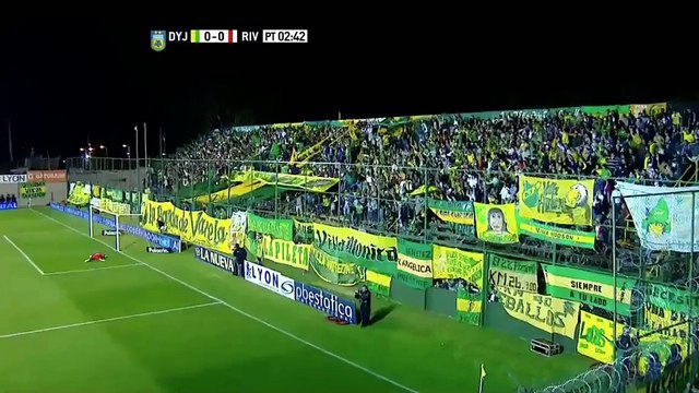 Il transperce les filets, à la Olive et Tom ! Busse vs. River Plate