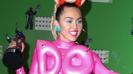 Miley Cyrus compte organiser un concert nu