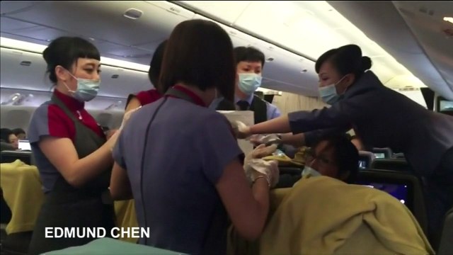 Pregnant Woman gives birth in plane at 30,000 feet on the Sky