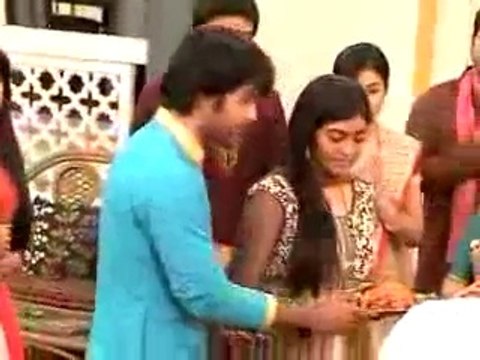 Suhani Banne Wali Hai Yuvraj Ke Bachche Ki Maa Jisse Jaan Dadi Hue Pareshaan - 15 October 2015 - Suhani Si Ek Ladki