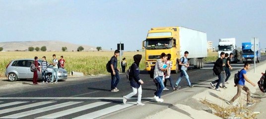 Nusaybin'de öğrencilerin tehlikeli okul yolculuğu