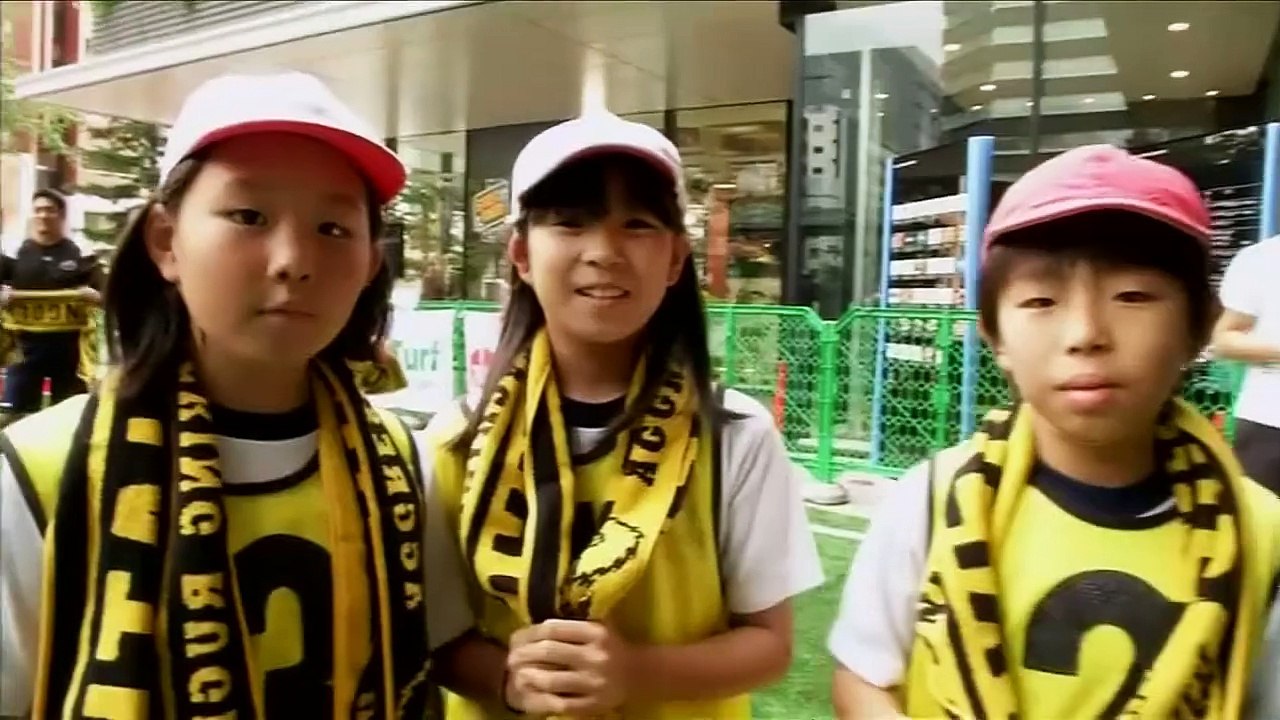 Boris Johnson knocks over a child to ground in rugby