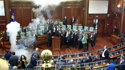 Kosova’da muhalefet yine gaz attı