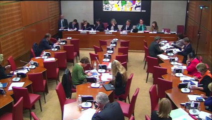 Réponse aux questions des députés sur l'école primaire inclusive