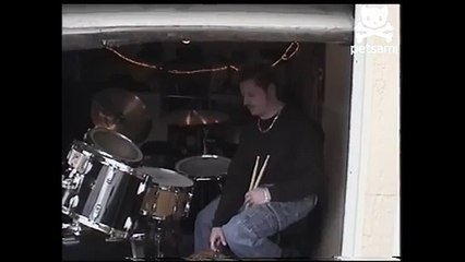 Drumming dog rocks out