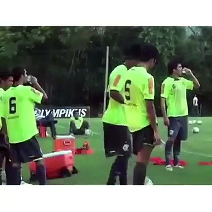 Futbolun sihirbazı Ronaldinho