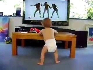 Bebé bailando como Beyonce