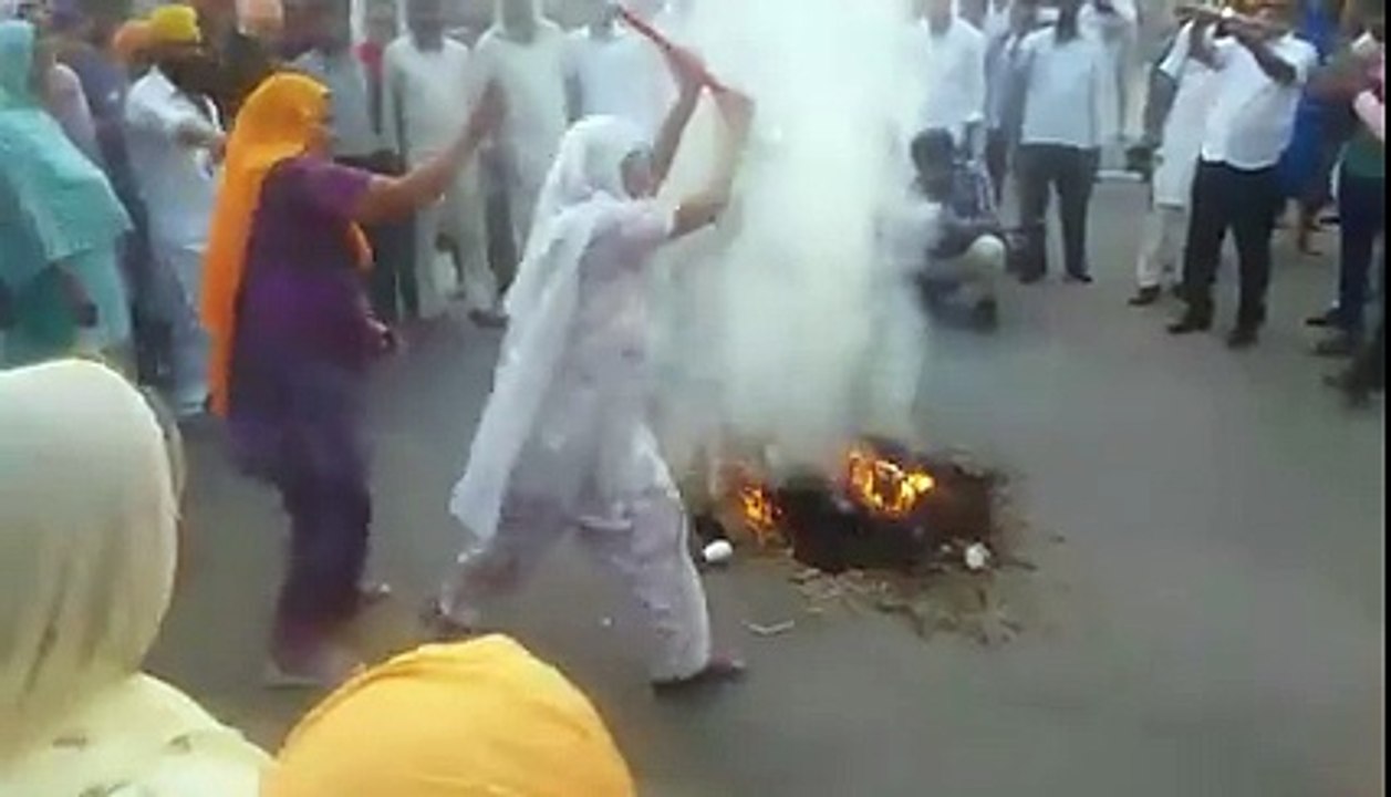 Sikh ladies protesting against Badal
