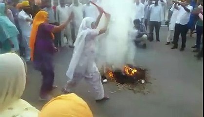 Sikh ladies protesting against Badal