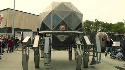 Maker Faire 2015: 12-Legged Walking Vehicle