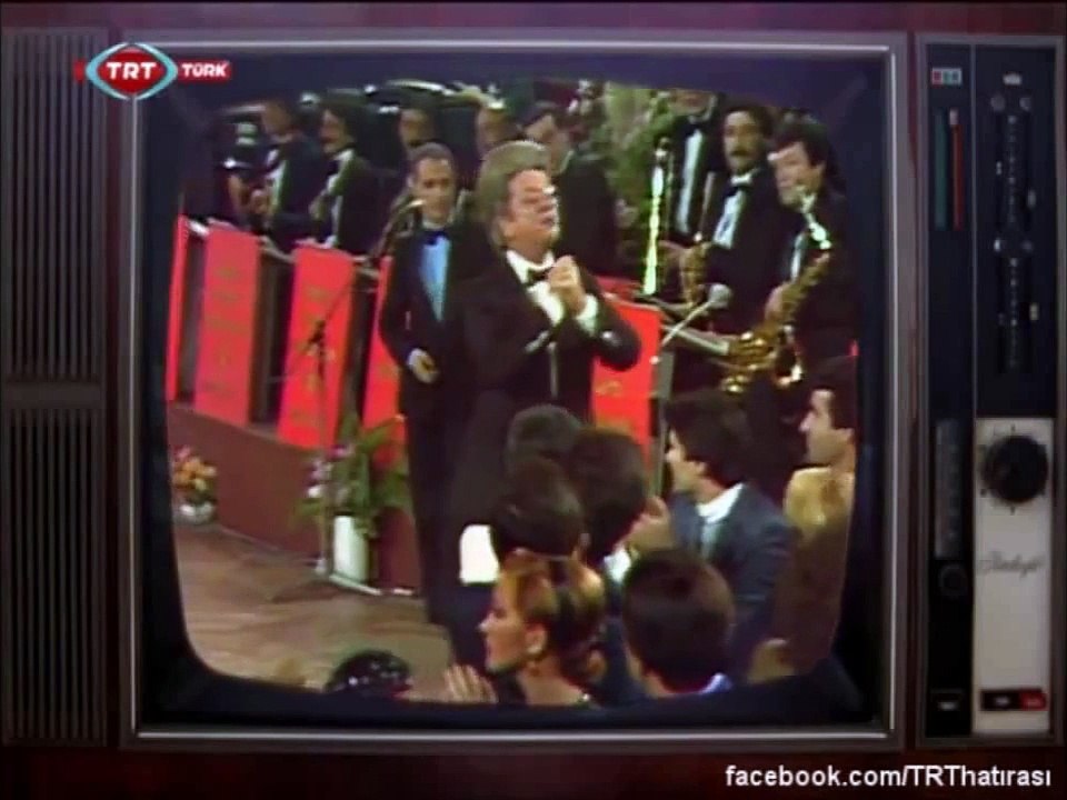 zeki müren eskimeyen dostumsun - sen benim eski değil eskimeyen dostumsun