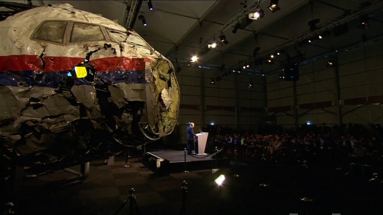 MH17 Ukraine disaster: Missile confirmed to have downed plane - BBC News