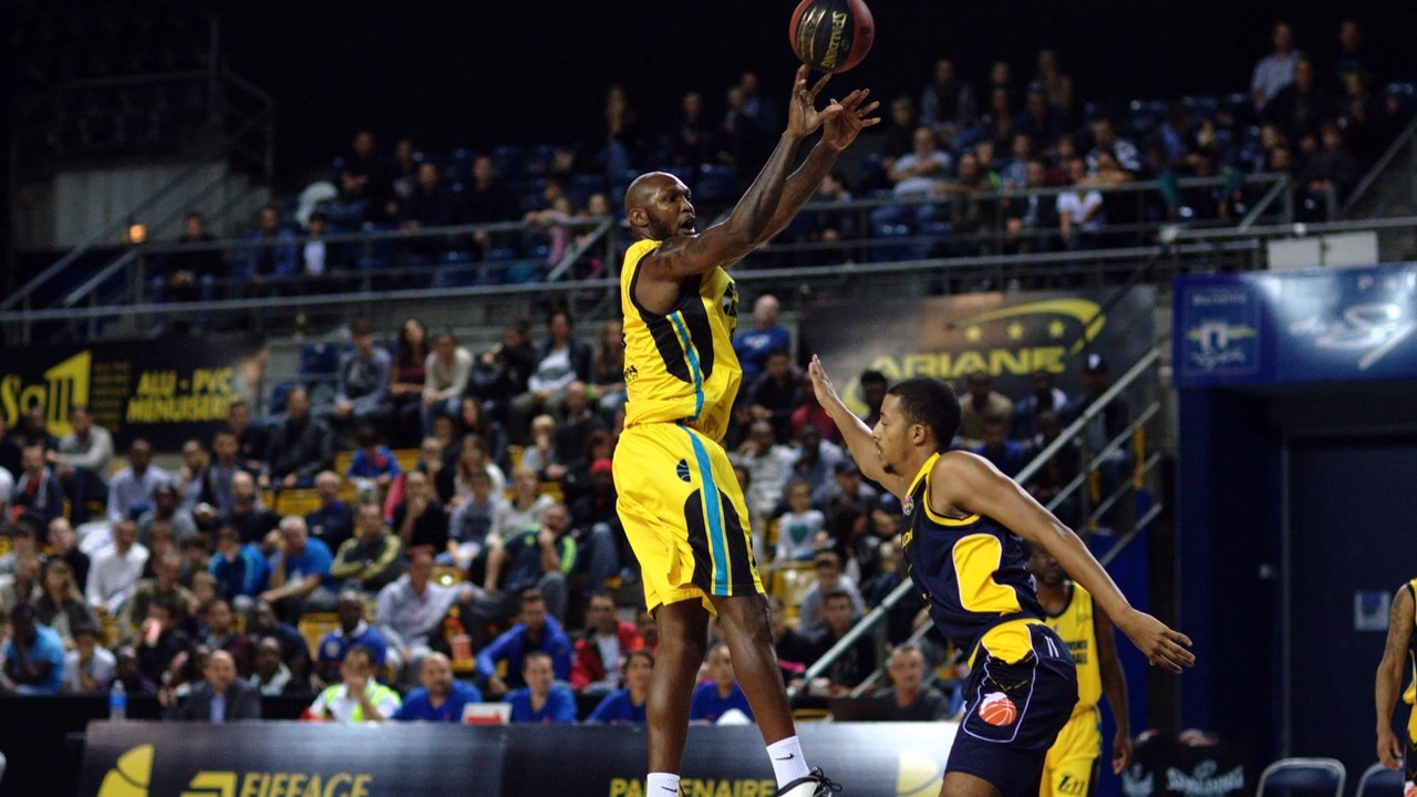 LaRon Dendy & Derrick Obasohan (31pts) VS HTV (Leader's Cup)