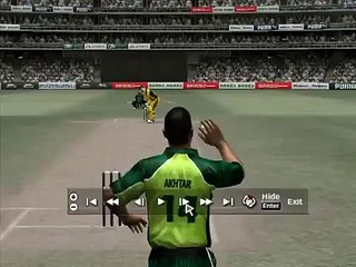 Beautifull bouncer bowled by shoaib