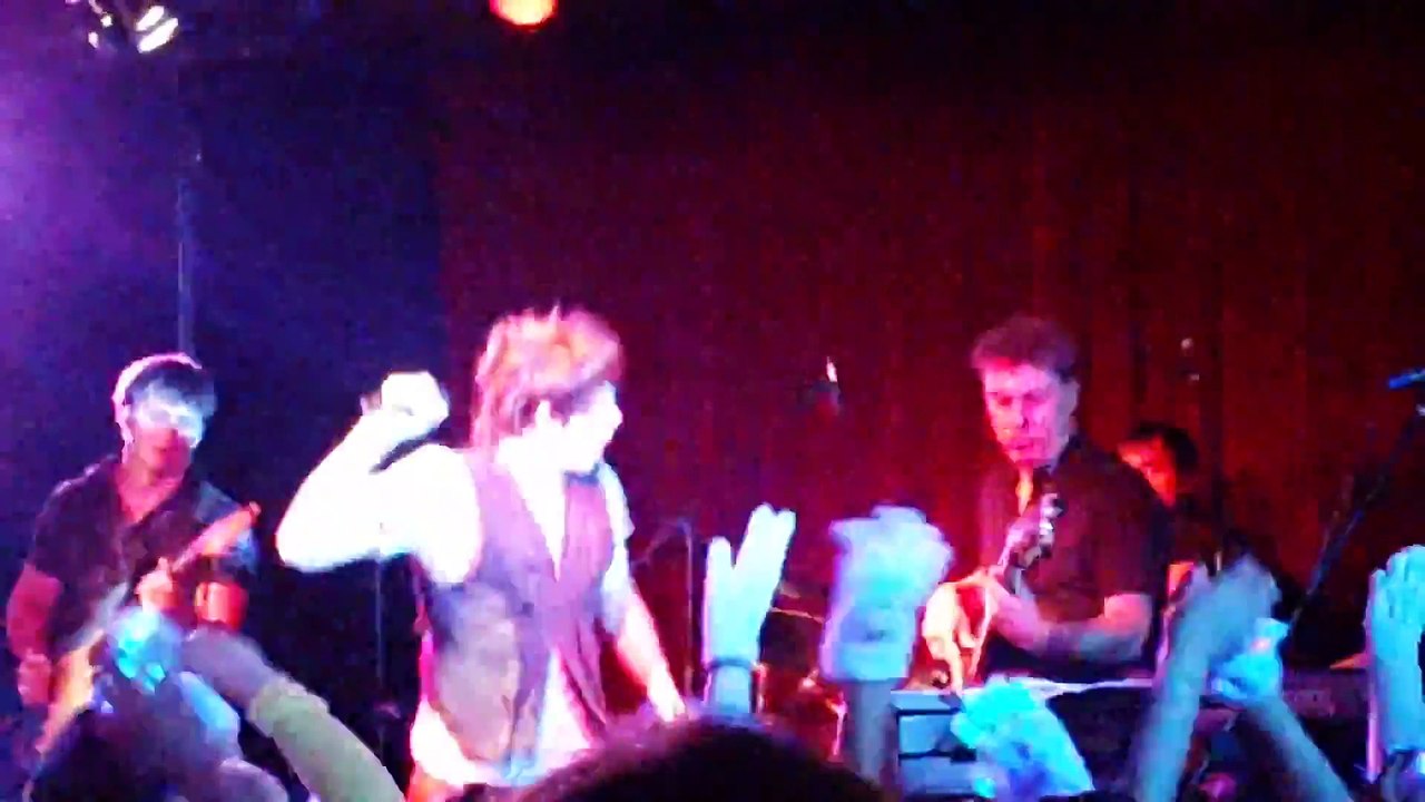 «Лети», «Дай мне руку», «Настоящая любовь» А.Бон (Москва, «16 тонн», 30.08.2015) (Elena Aln)