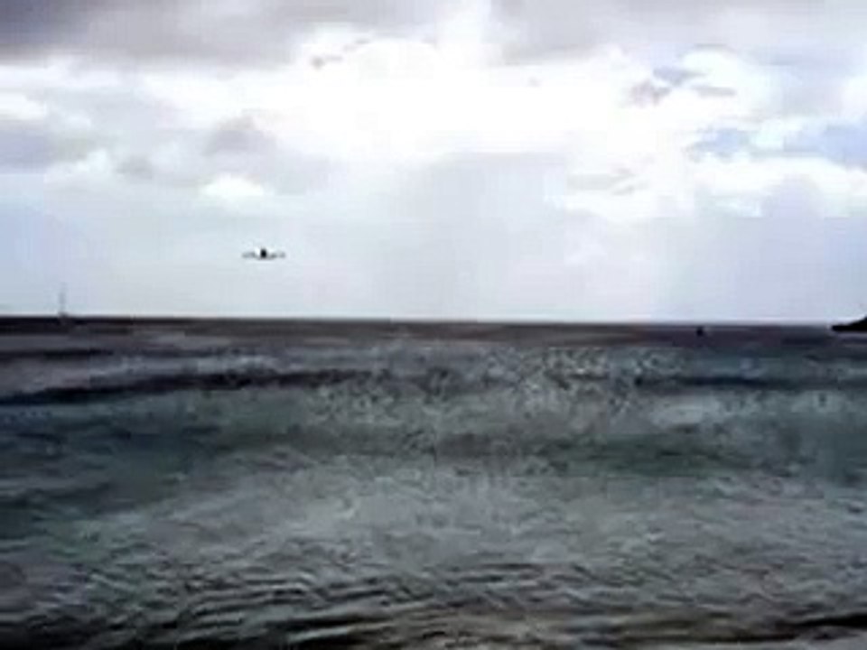 ACCIDENT AVION-V49z1iu86ug