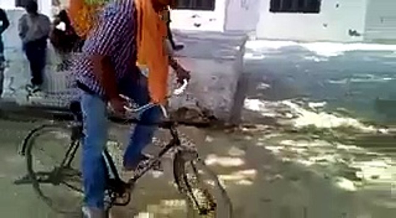 Whatsapp Funny Video-Puthe Pnga By Punjabi Boys- Too Much 2015