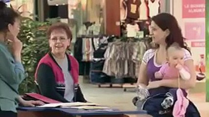 Ölen kadının cep telefonunu böyle çaldı - Funny Video - video Droles